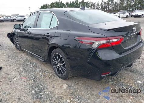 2022 Toyota Camry Se z USA, uszkodzony, nr VIN 4T1G11AK4NU036660